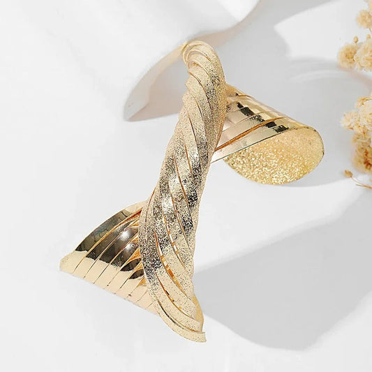 Twisted Cuff Bangle in Aurum